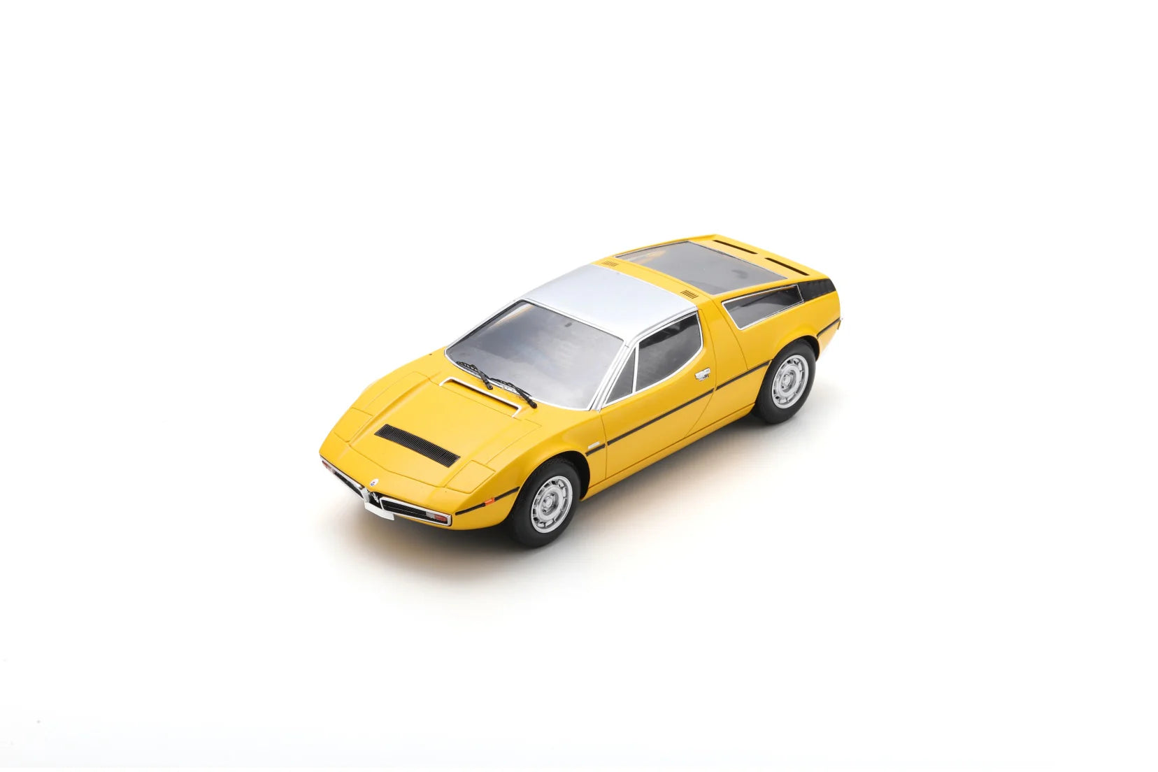 Schuco - 1:18 Maserati Bora 1971 - Yellow - Resin Model