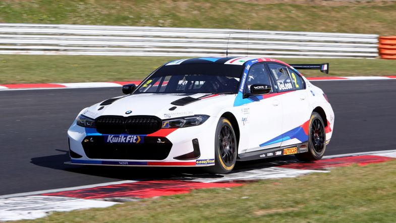 Spark 1:43 - BMW 330i M Sport West Surrey Racing No.2 Daryl DeLeon BTCC - Brands Hatch Indy Race 2 Winner 2025 - Limited Edition - Resin Model
