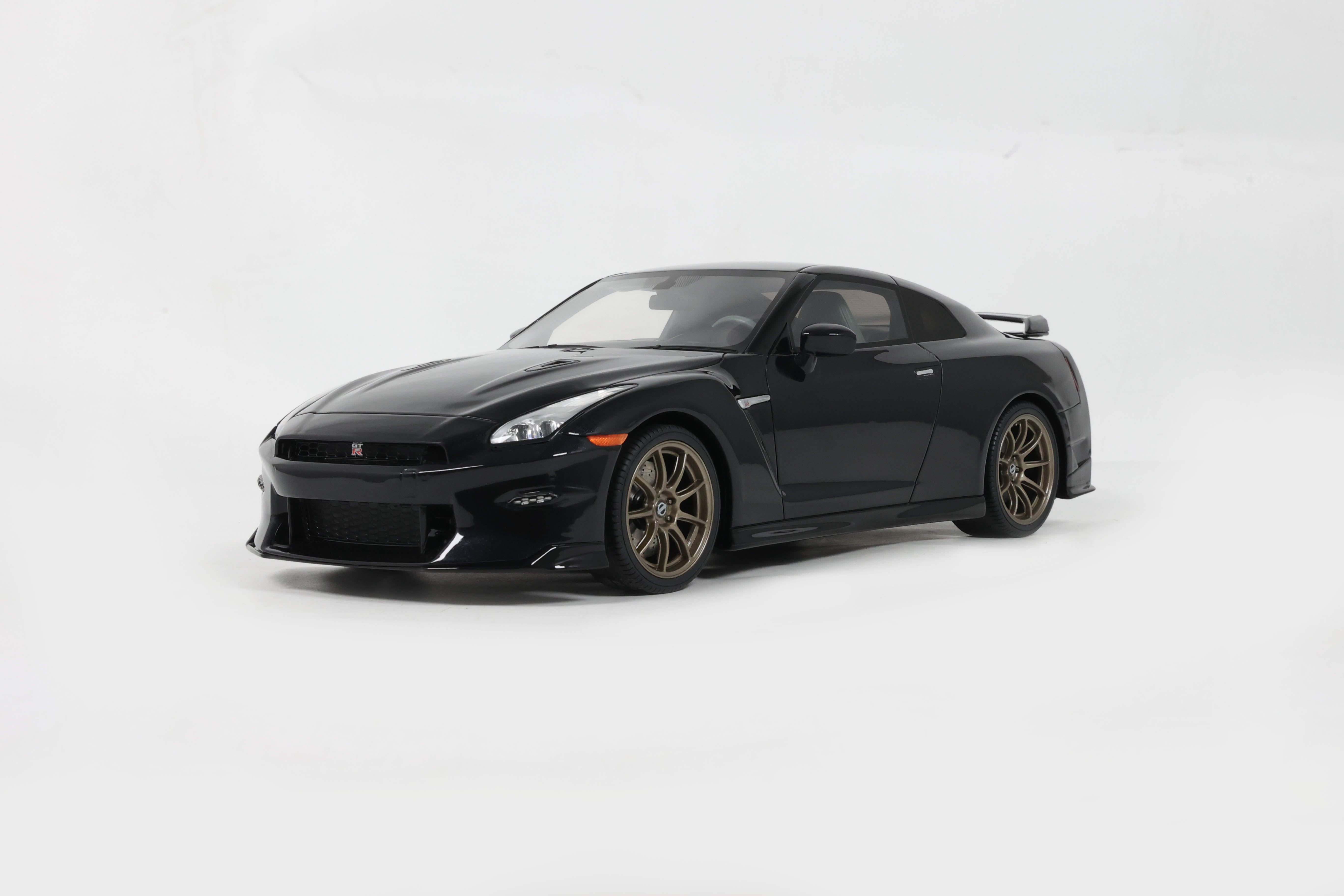 GT Spirit 1:18 Nissan GT-R Takumi Edition Purple 2024 - Resin Model