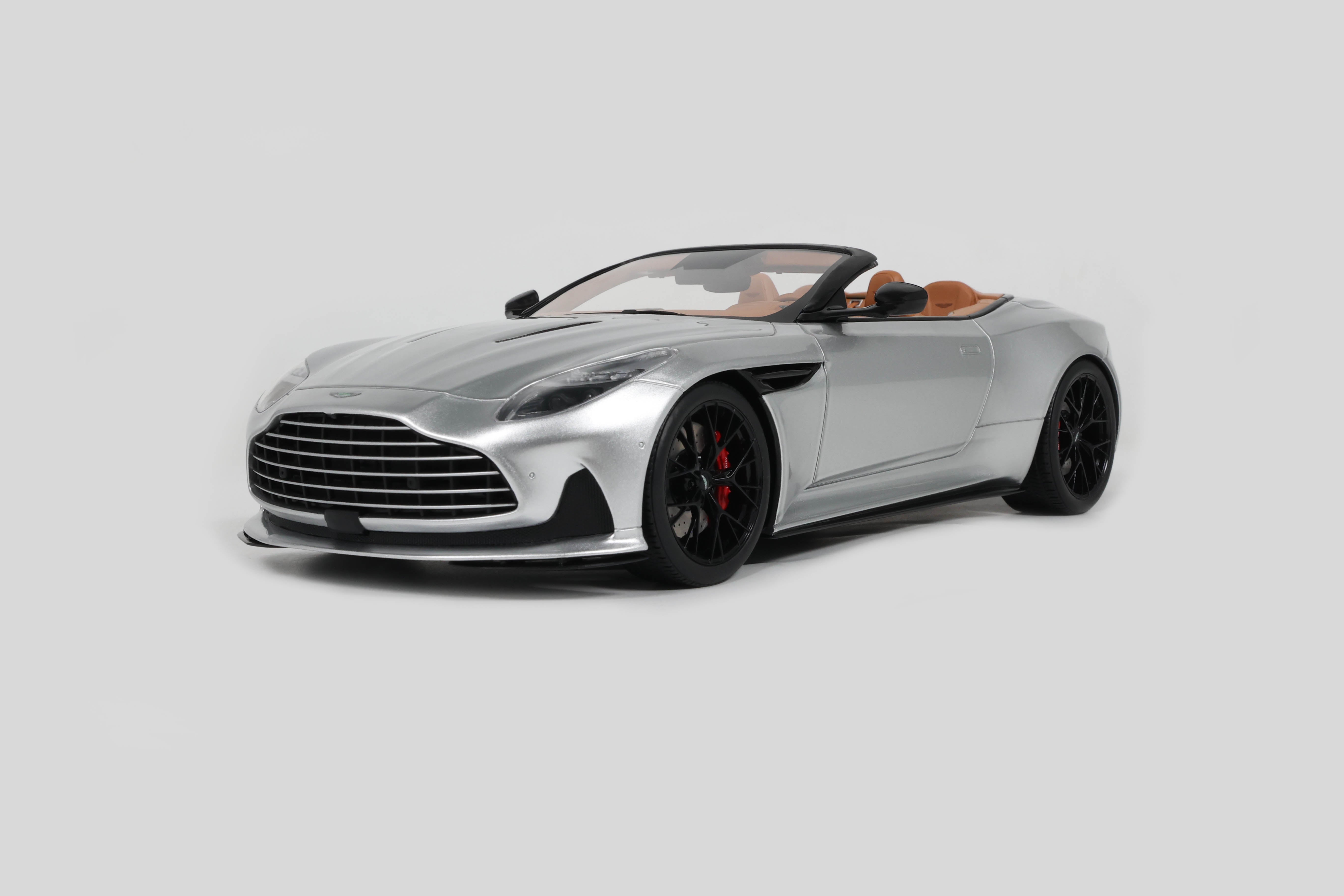 GT Spirit 1:18 Aston Martin DB12 Volante Silver 2023 - Resin Model