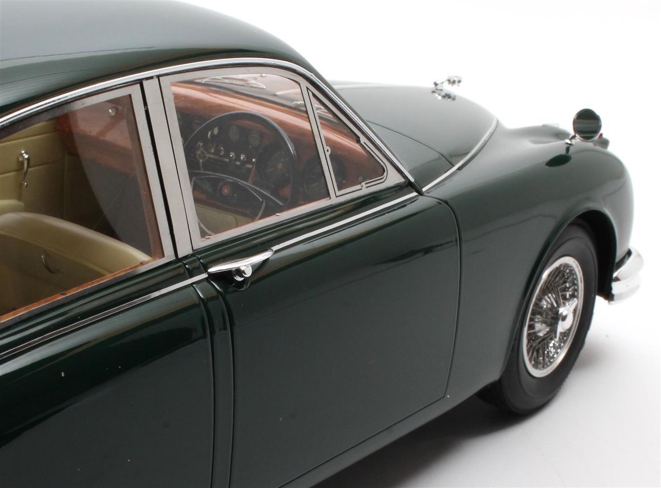 1:12 Jaguar Mk.II British Racing Green 1959-1968 - Resin Model by 12Art
