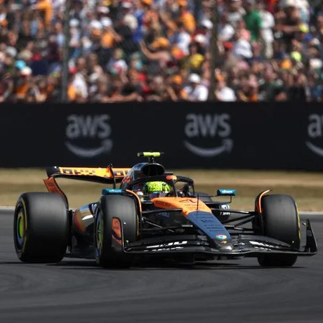 Minichamps 1:18 - McLaren MCL39 - No.4 Lando Norris - 1st 2025 British Grand Prix - Resin Model Car