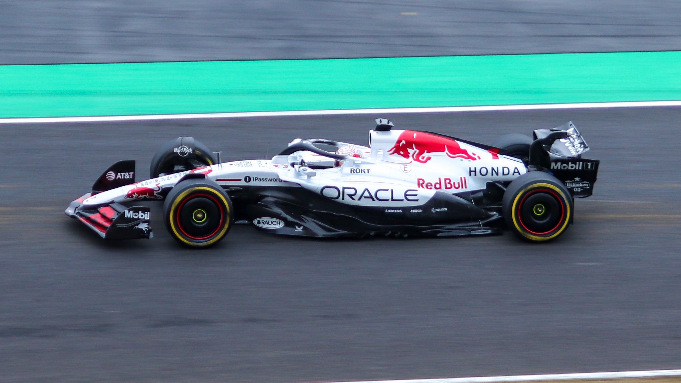 Minichamps 1:43 Oracle Red Bull Racing RB21 No.1 – Max Verstappen – Winner Japanese GP 2025 - Resin Model