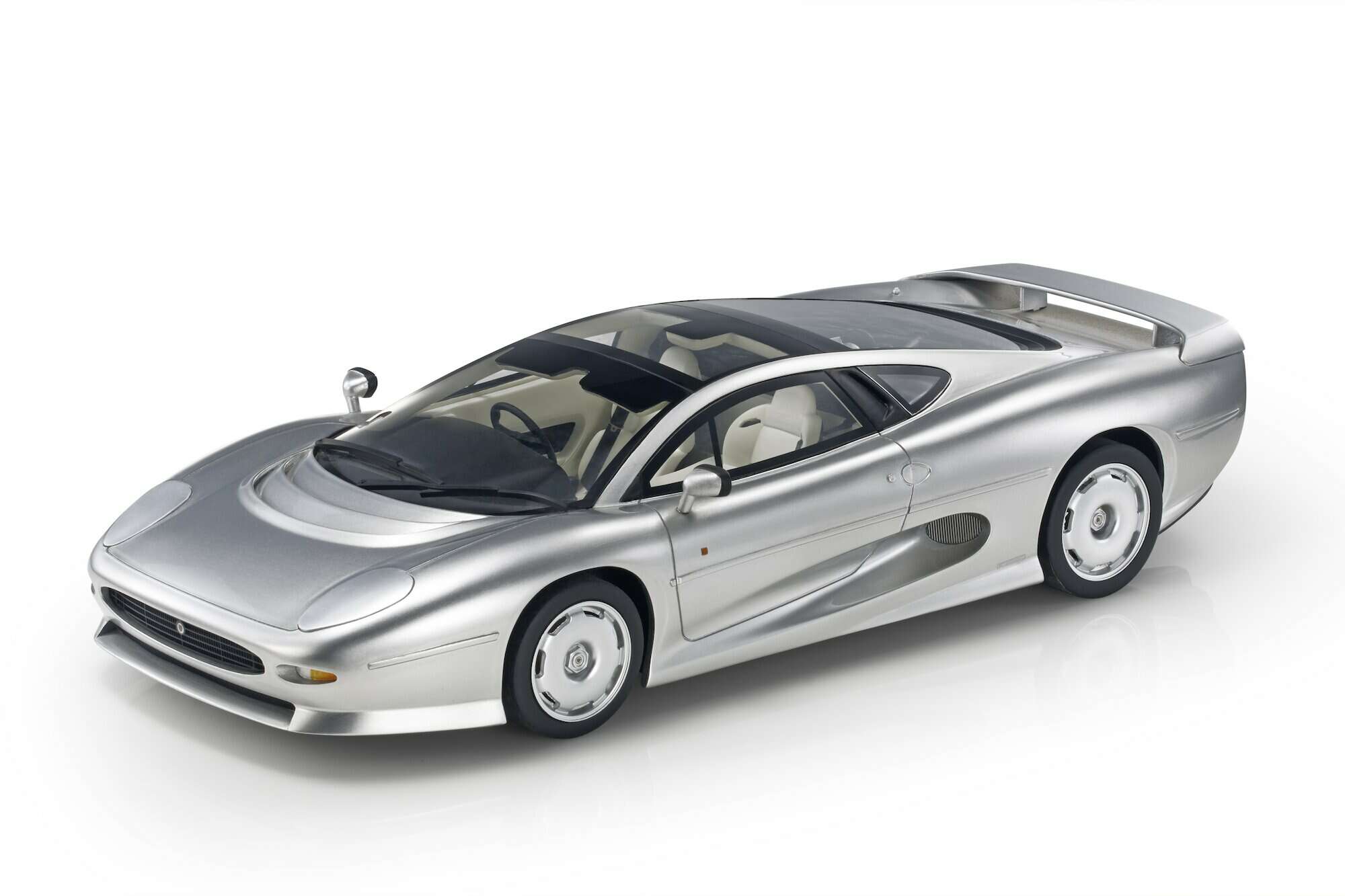 Top Marques 1:12 - Jaguar XJ220 Spa Silver - Resin Model