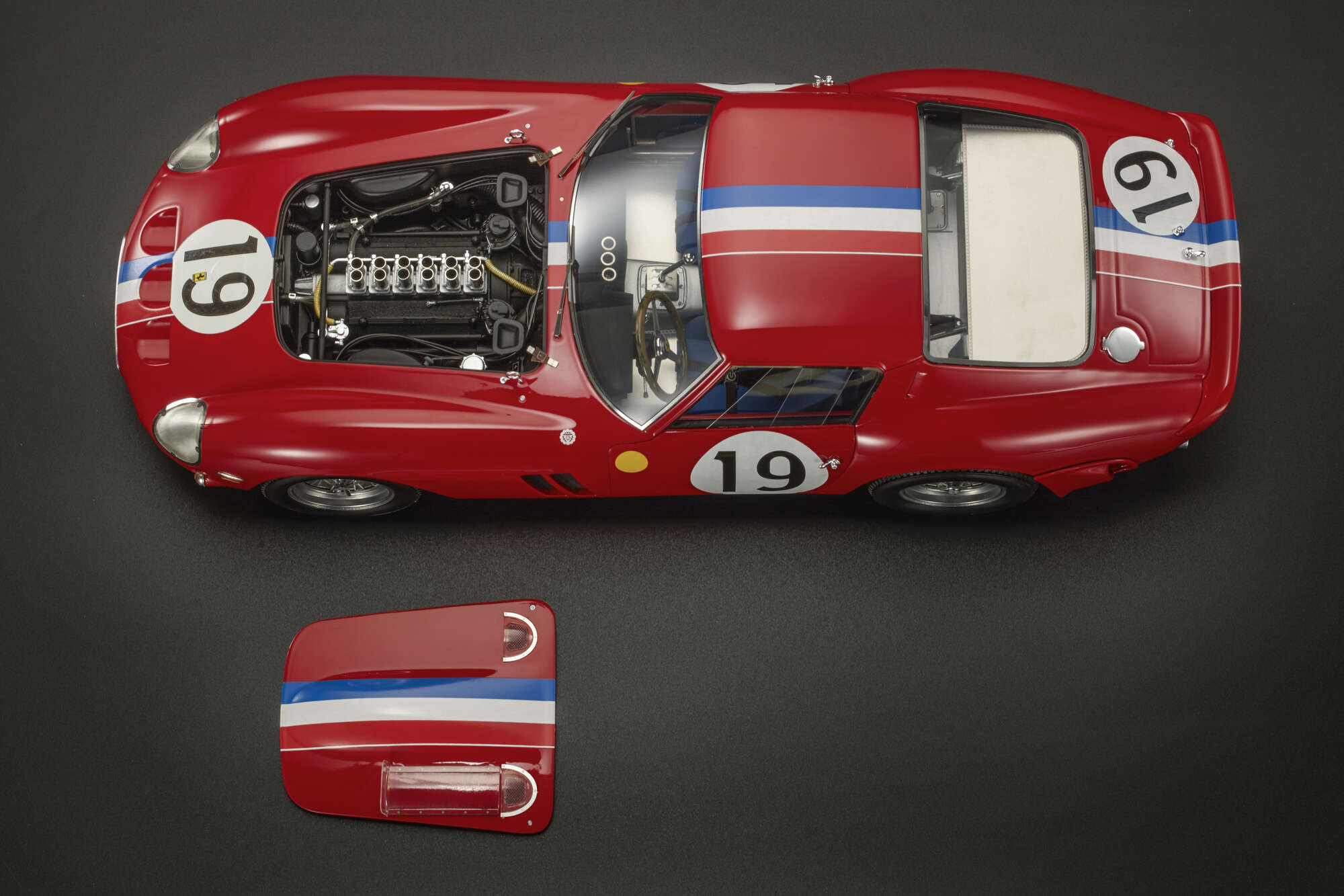Top Marques 1:12 - Ferrari 250 GTO - no.19 Jean Guichet / Pierre Noblet - GT Class Winner Le Mans 1962 - Resin Model