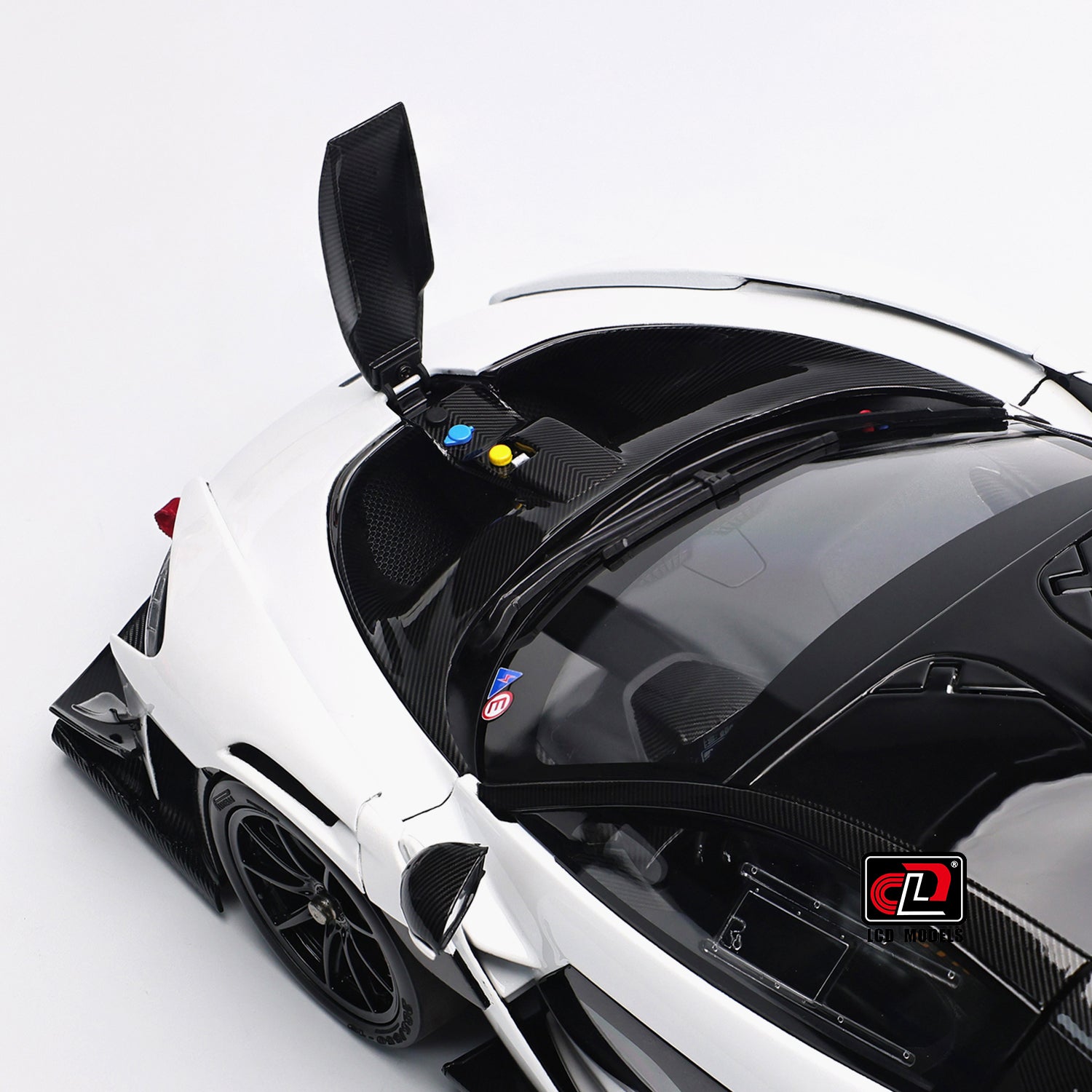 LCD 1:18 - McLaren Senna GTR (White) - Diecast Model Car