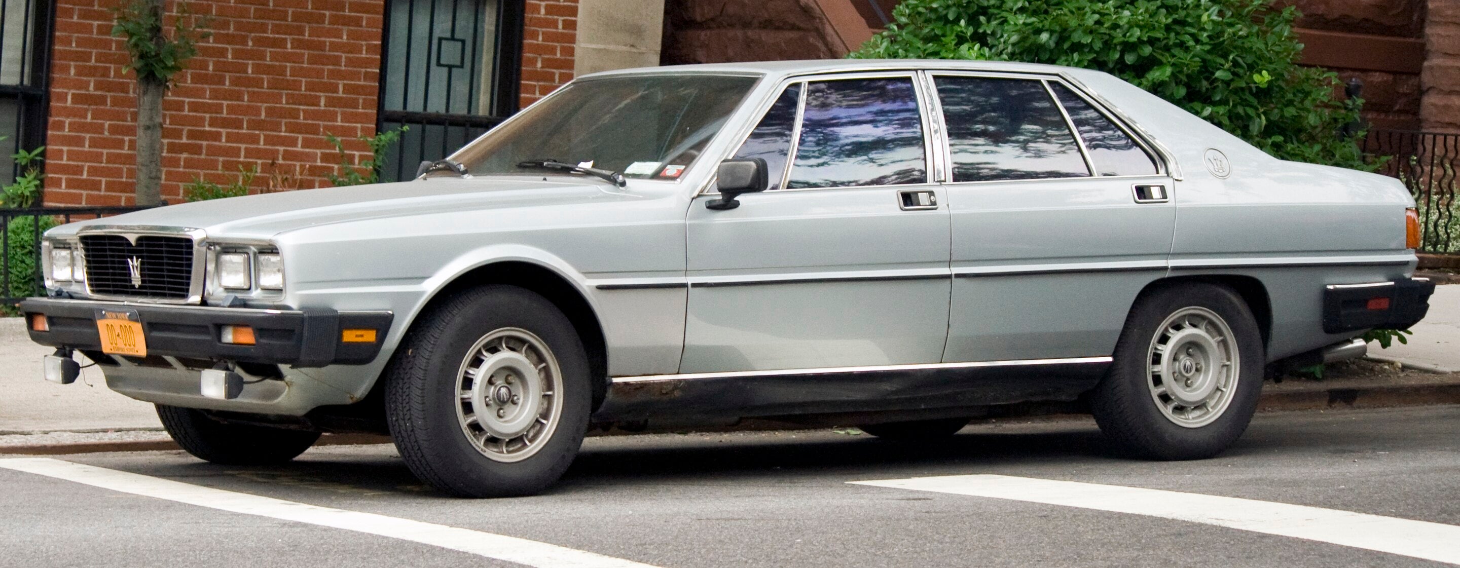 Cult Scale 1:18 Maserati Quatroporte III Silver 1979-1985 - Resin Model