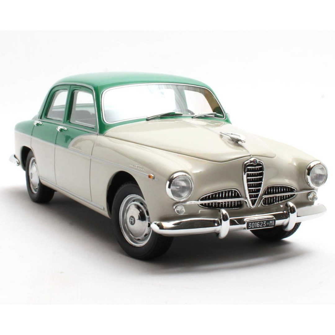 CultScale118-AlphaRomeo1900SuperBerlinaGreenWhite-4