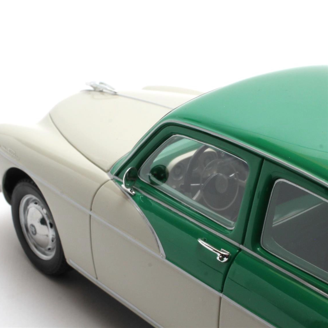CultScale118-AlphaRomeo1900SuperBerlinaGreenWhite-8