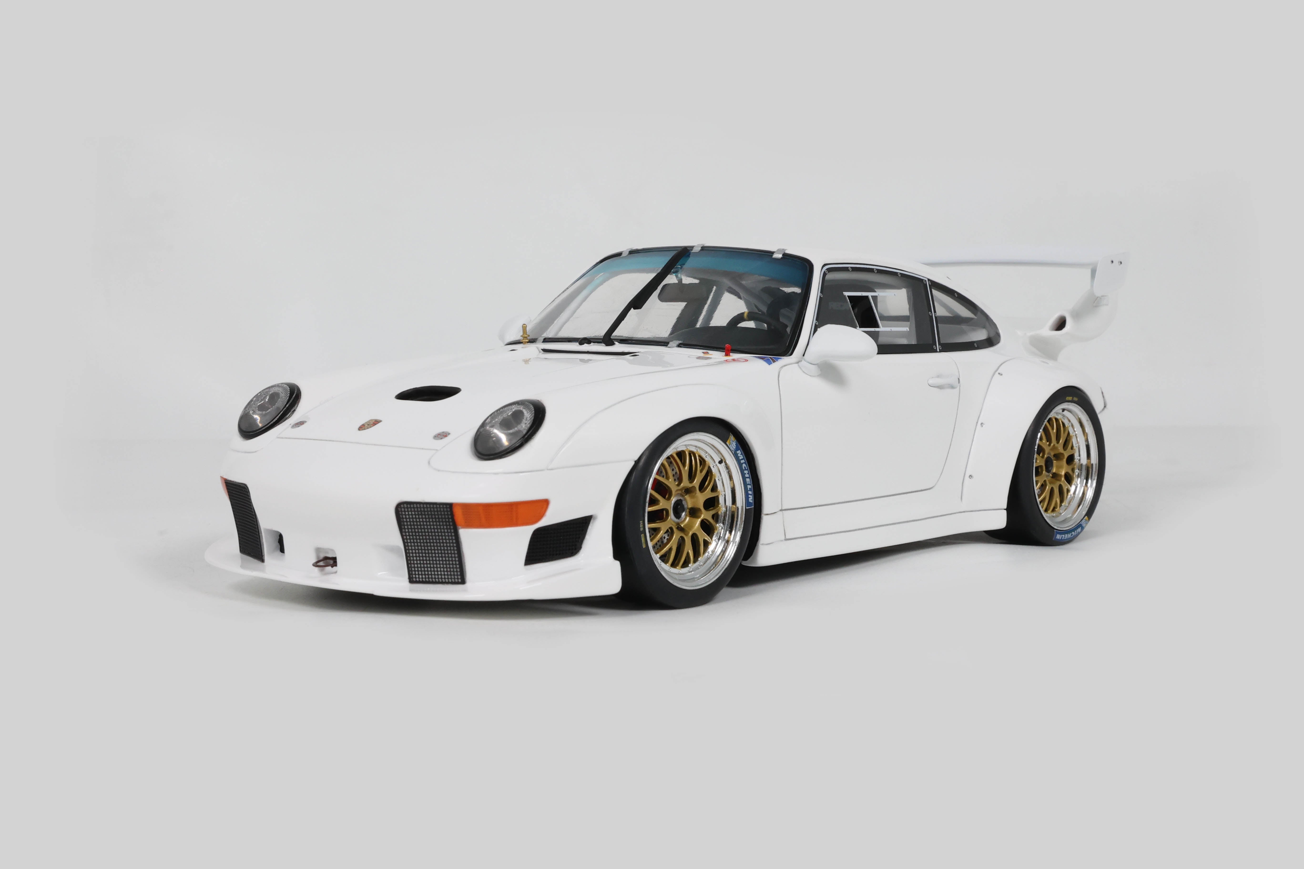 GT Spirit 1:18 Porsche 911 [993] GT2 EVO White 1995 - Resin Model