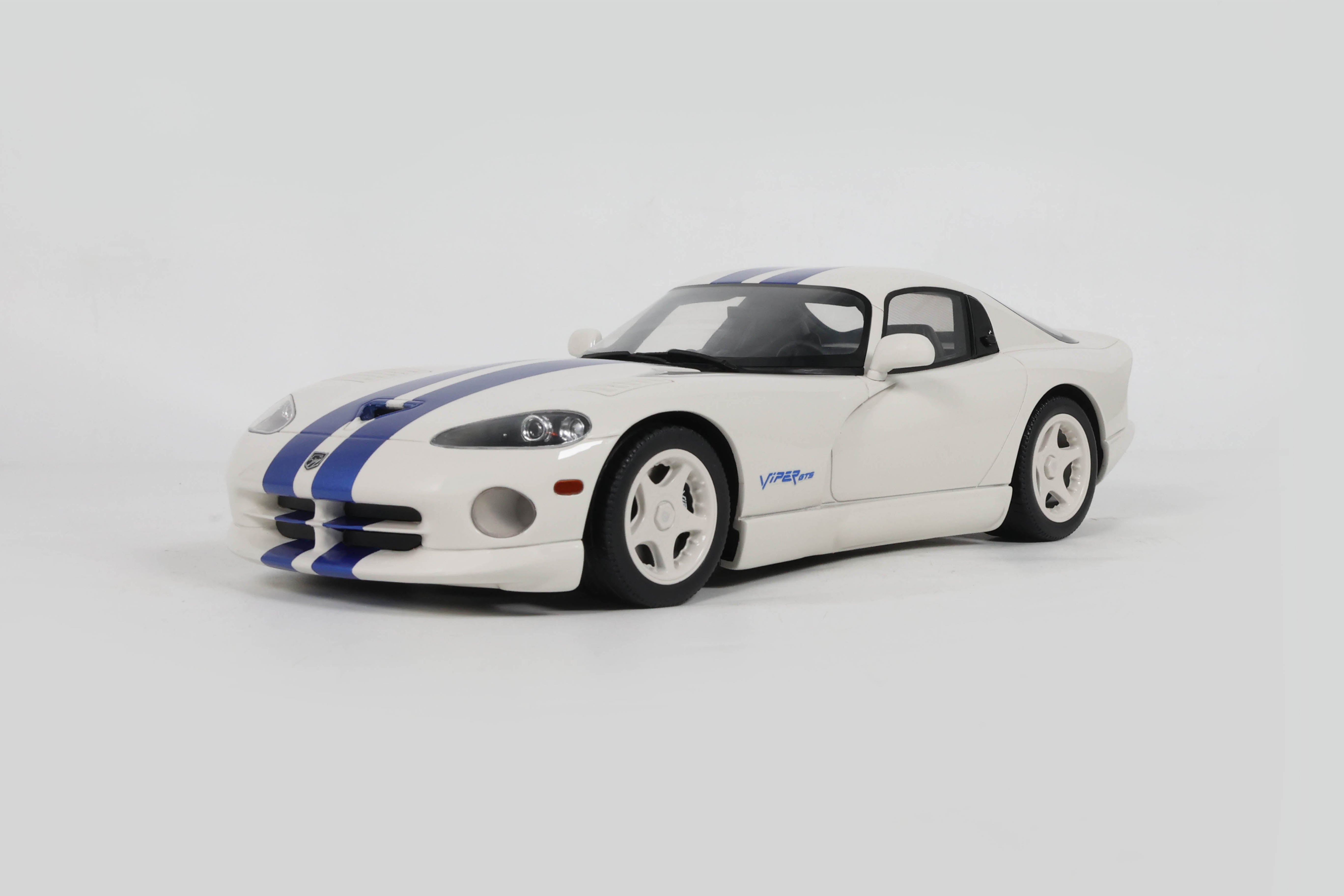 GT Spirit 1:18 Dodge Viper GTS White 1996 - Resin Model