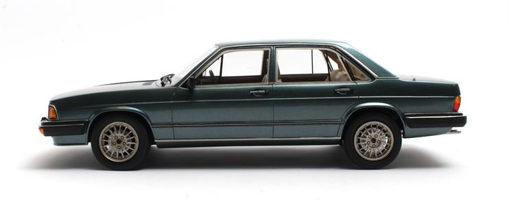 Cult Scale 1:18 Audi 200 5T Typ 43 Blue Metallic 80-82 - Resin Model