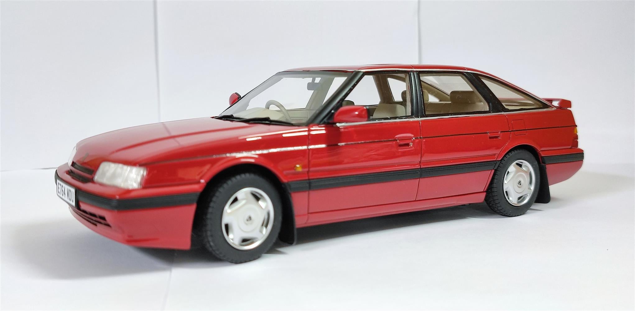 Cult Scale 1:18 Rover 827 Vitesse Targa Red 1988-1989 - Resin Model