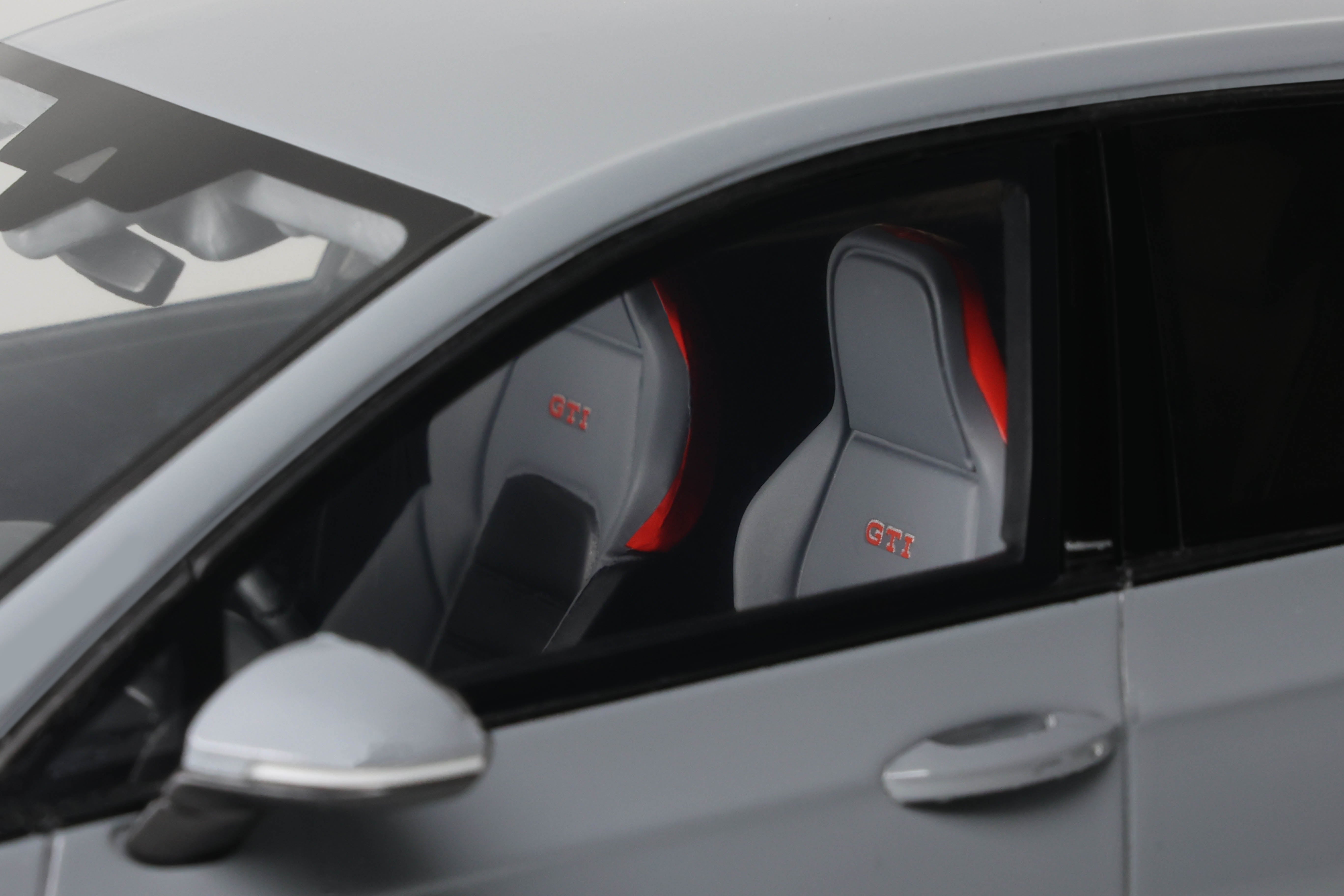 Otto Mobile 1:18 VOLKSWAGEN GOLF VIII GTI MOONSTONE GREY 2024