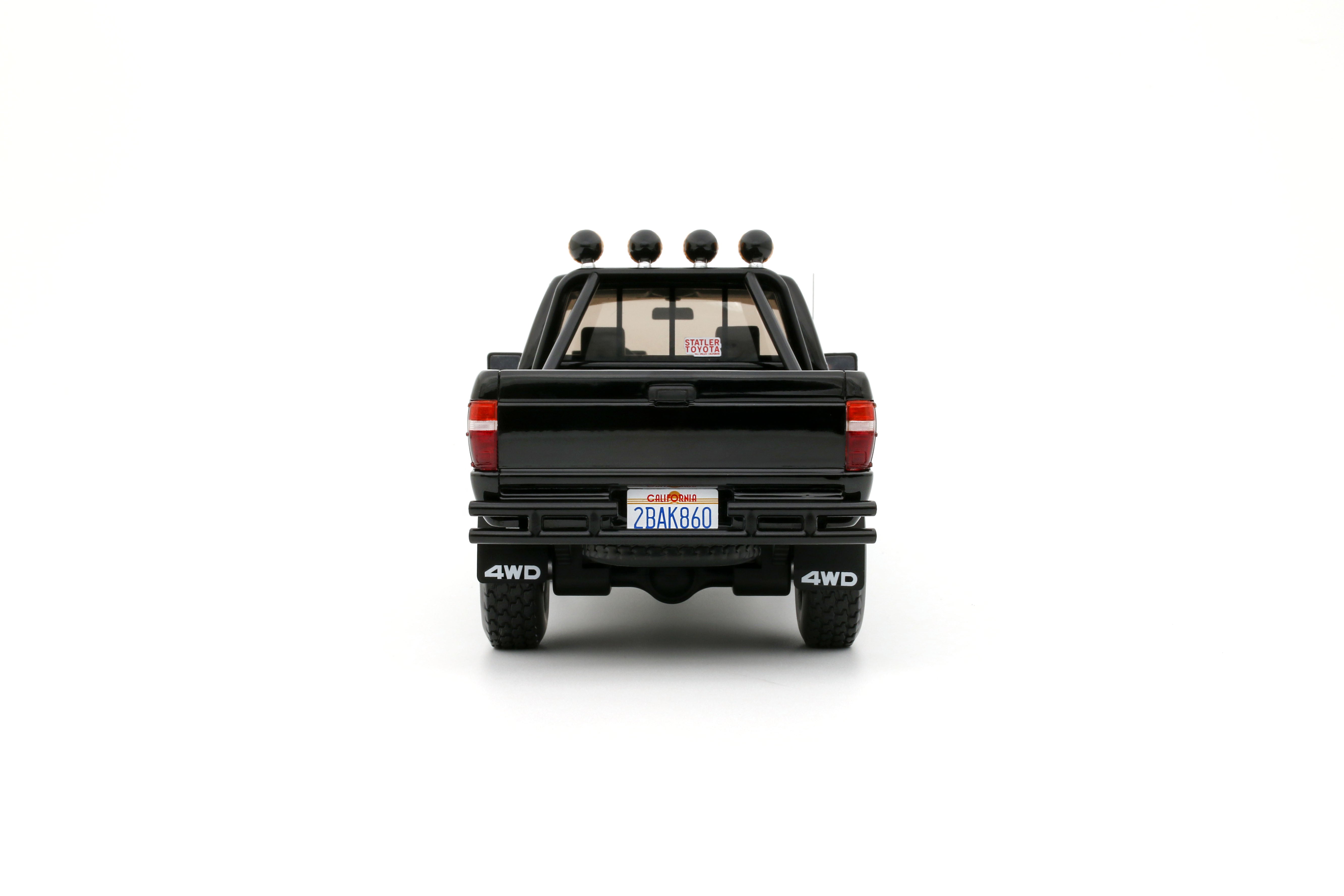 Otto Mobile 1:18 TOYOTA HILUX SR5 GLOSSY BLACK 202 1985