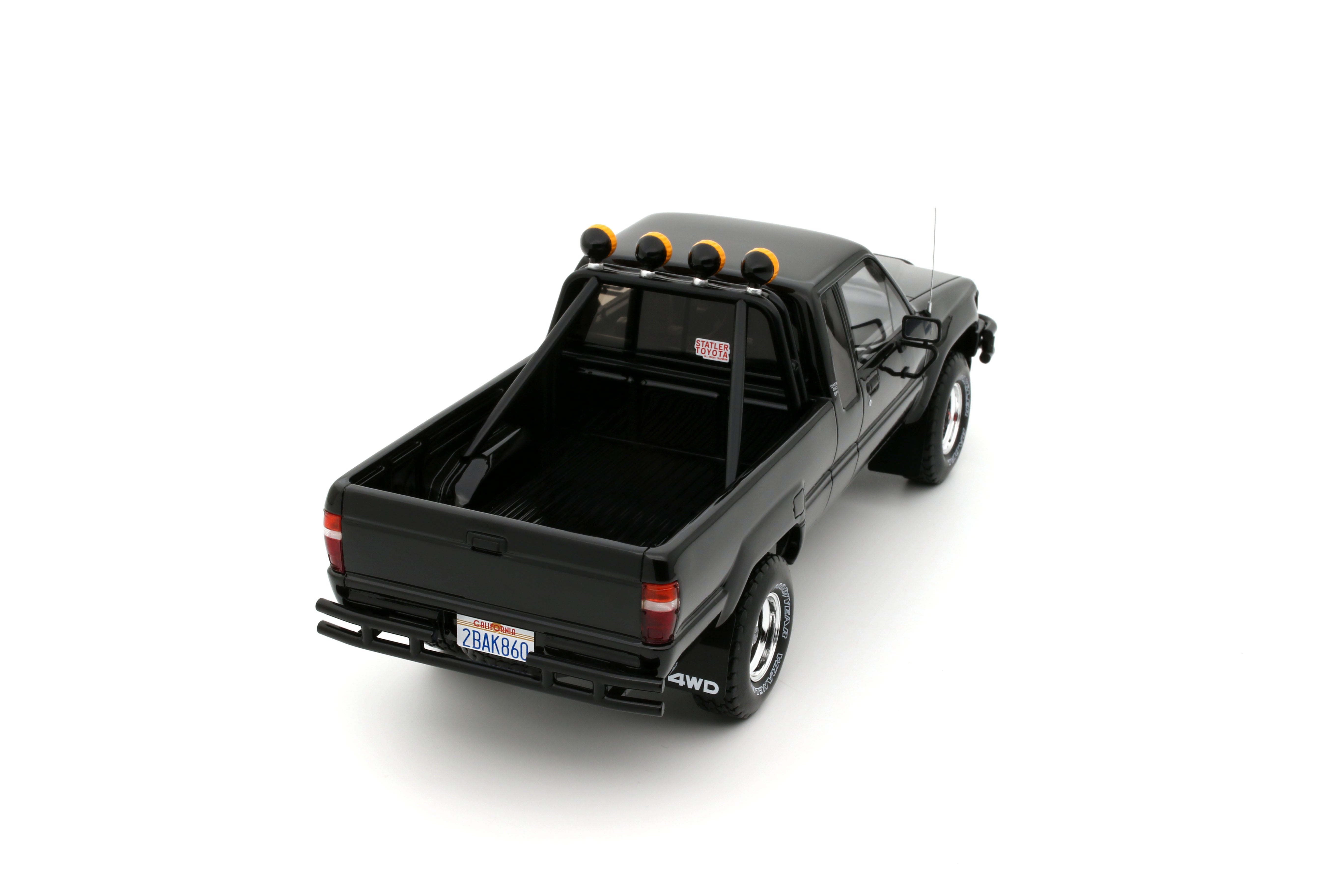 Otto Mobile 1:18 TOYOTA HILUX SR5 GLOSSY BLACK 202 1985