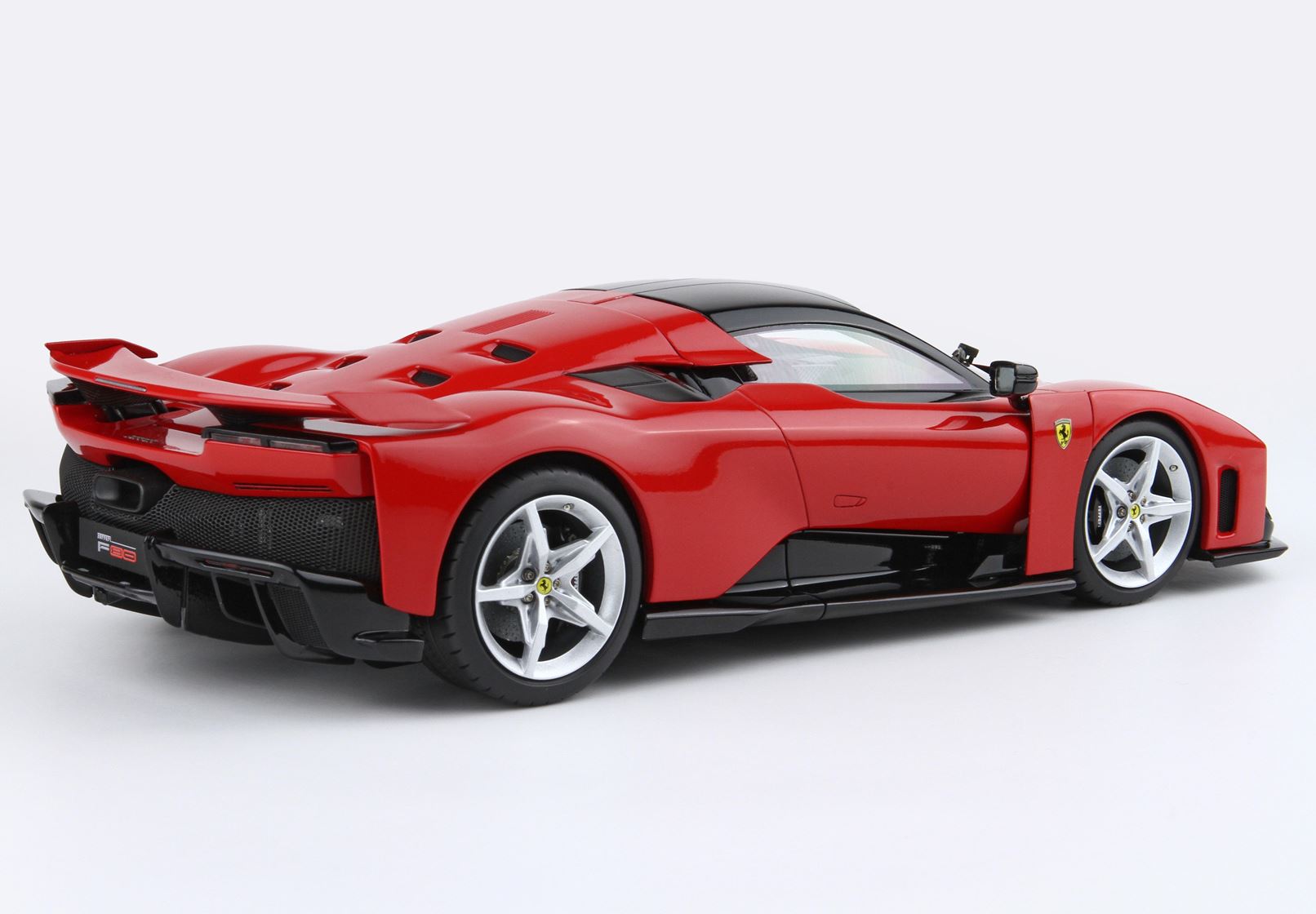 BBR 1:18 Ferrari F80 - Rosso Corsa - Silver Wheels - Resin Model