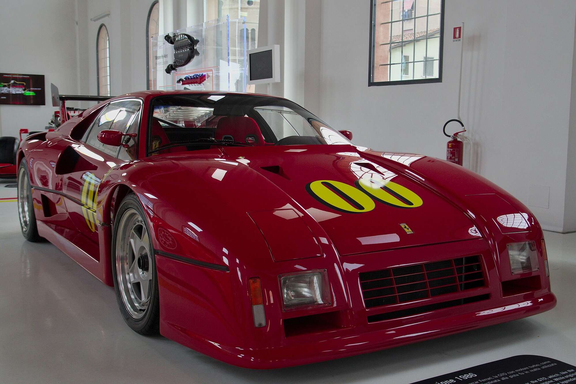 Top Marques 1:18 Ferrari 288 GTO Evoluzione (1987) - Resin Model