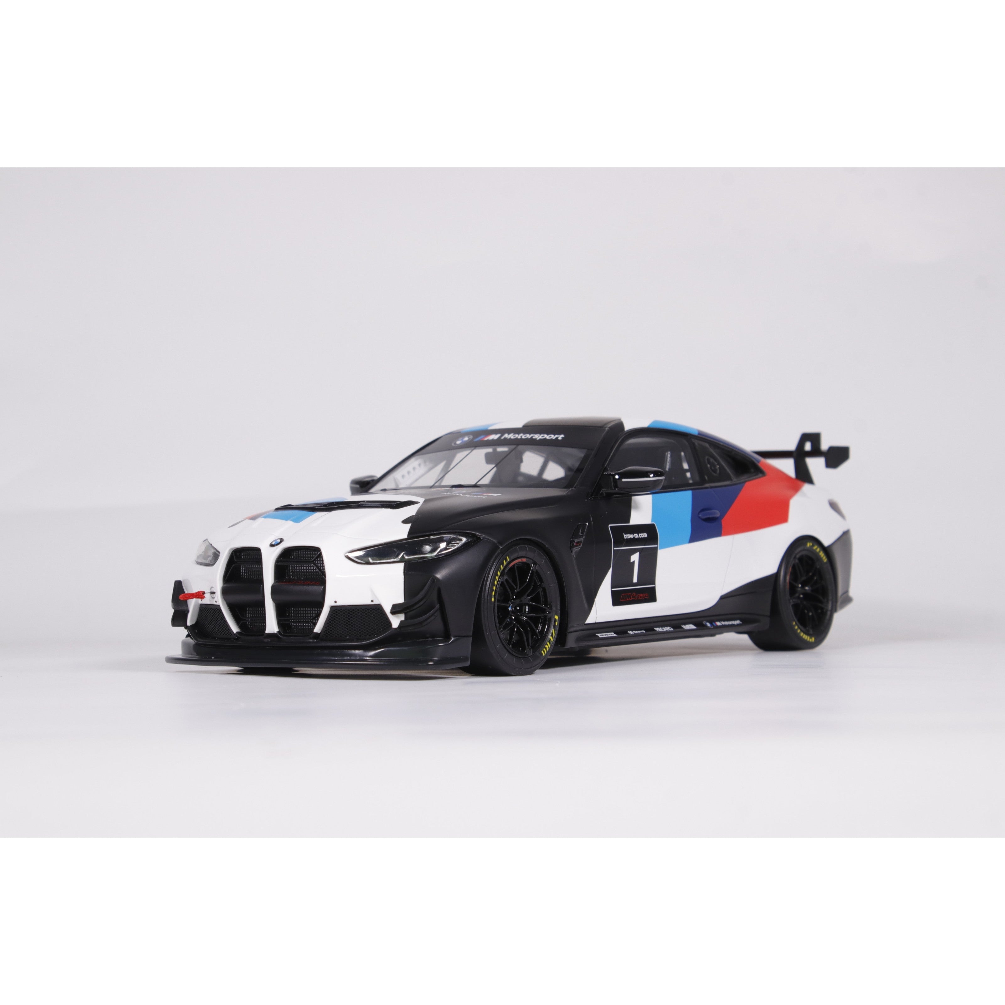 Otto Mobile 1:18 BMW M4 GT4 2022 - Limited Edition Resin Model