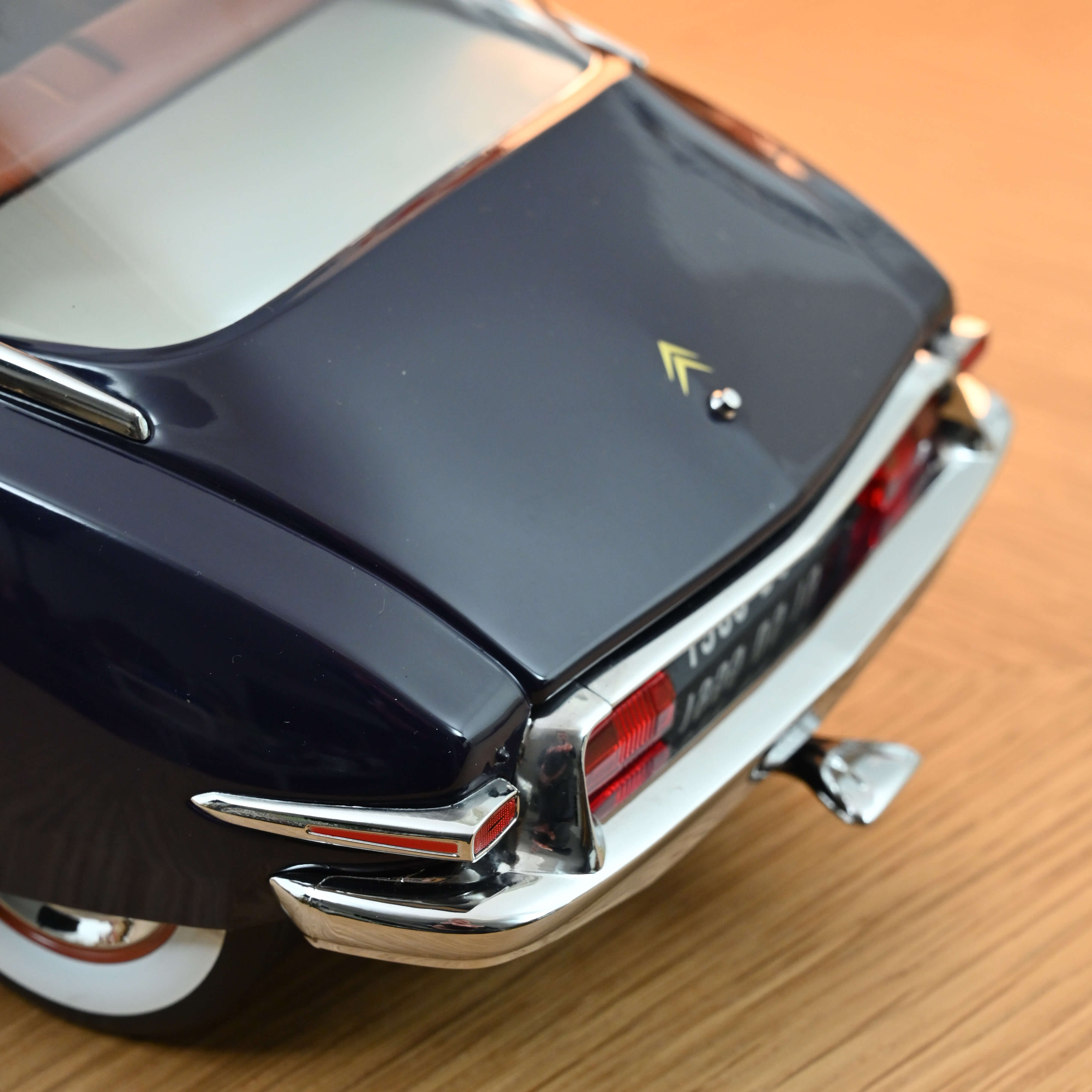 Norev 1:12 1955 Citroen DS19 - Purple and Champagne - Diecast Model