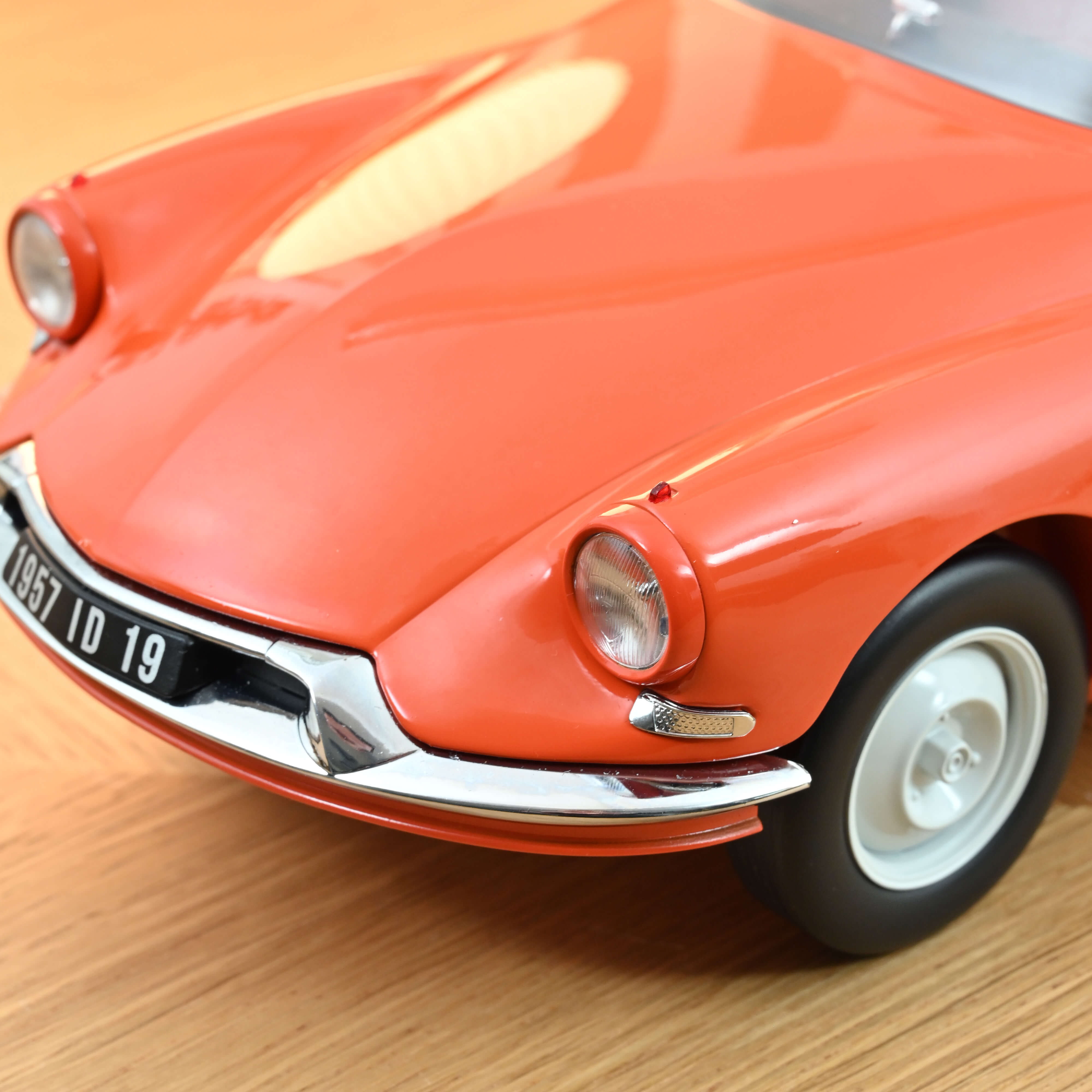 Norev 1:12 1957 Citroen ID 19 - Capucine Orange and Cream - Diecast Model