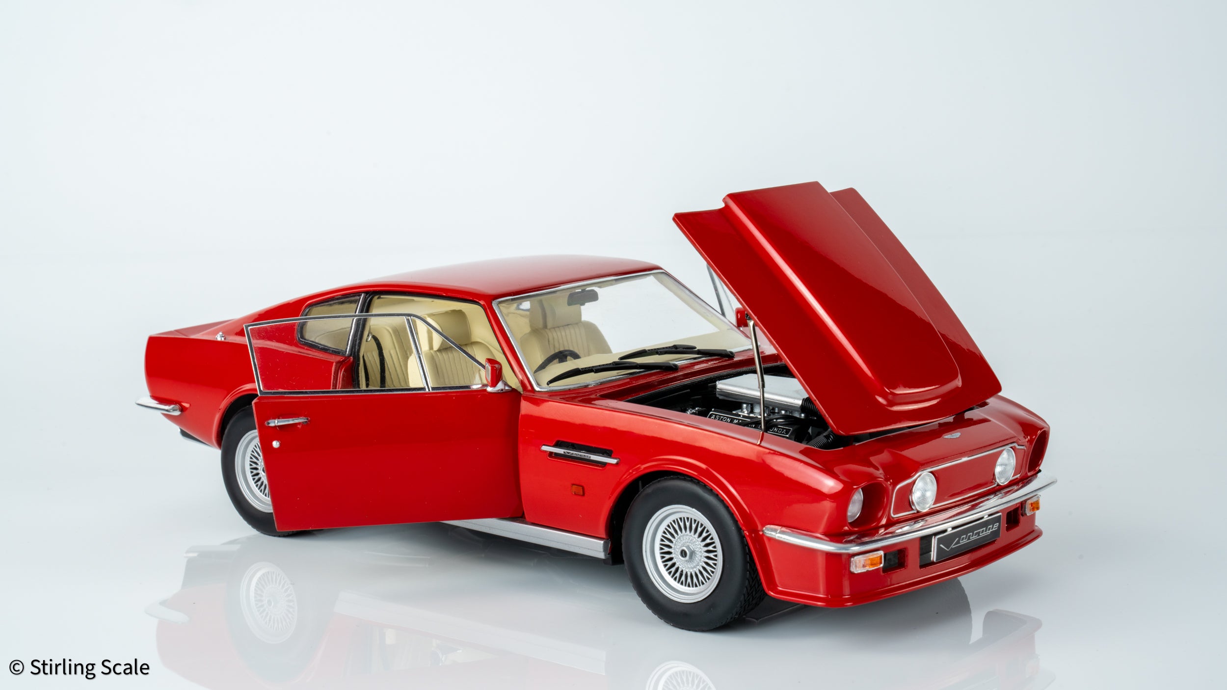 Stirling Scale 1:18 - Aston Martin V8 Vantage 1986 (X-Pack) - Suffolk Red - Diecast Model Car