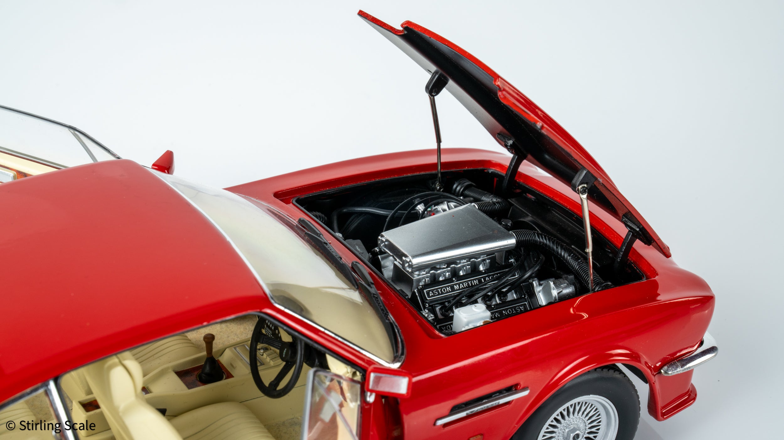 Stirling Scale 1:18 - Aston Martin V8 Vantage 1986 (X-Pack) - Suffolk Red - Diecast Model Car