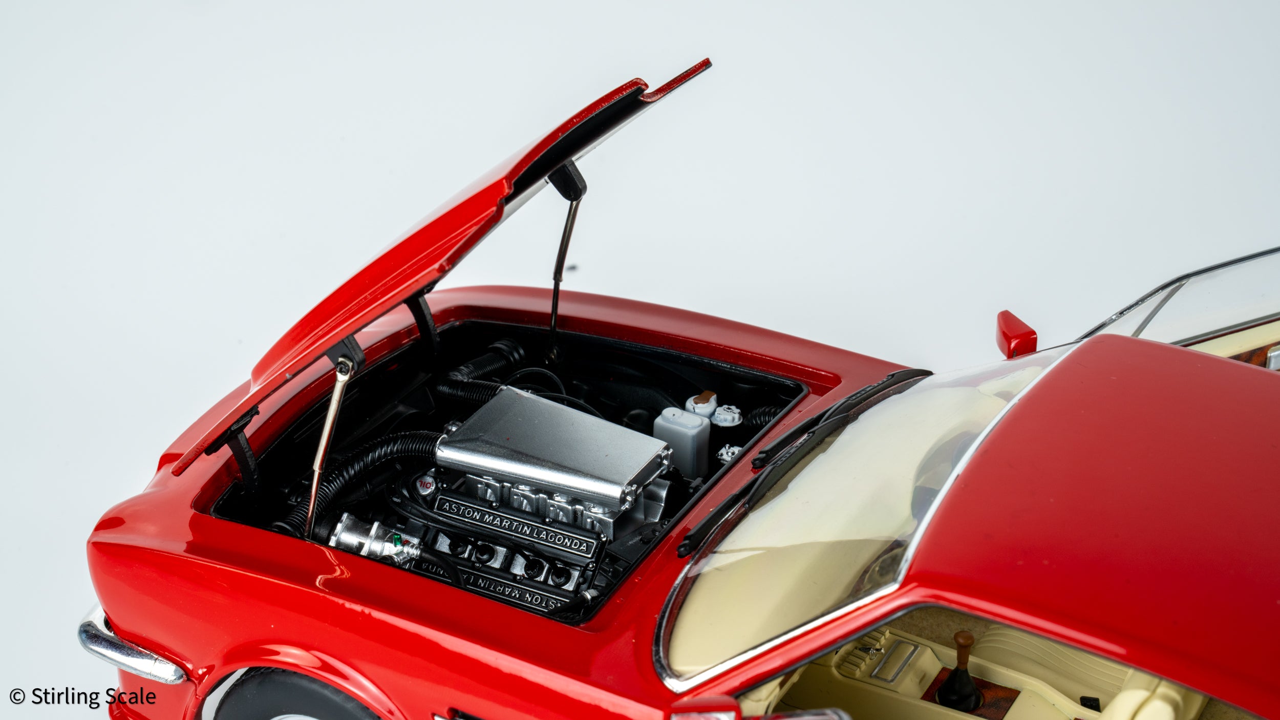 Stirling Scale 1:18 - Aston Martin V8 Vantage 1986 (X-Pack) - Suffolk Red - Diecast Model Car