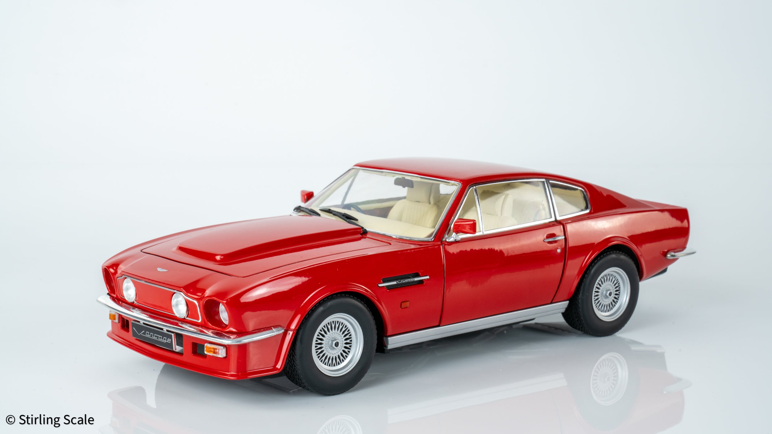Stirling Scale 1:18 - Aston Martin V8 Vantage 1986 (X-Pack) - Suffolk Red - Diecast Model Car