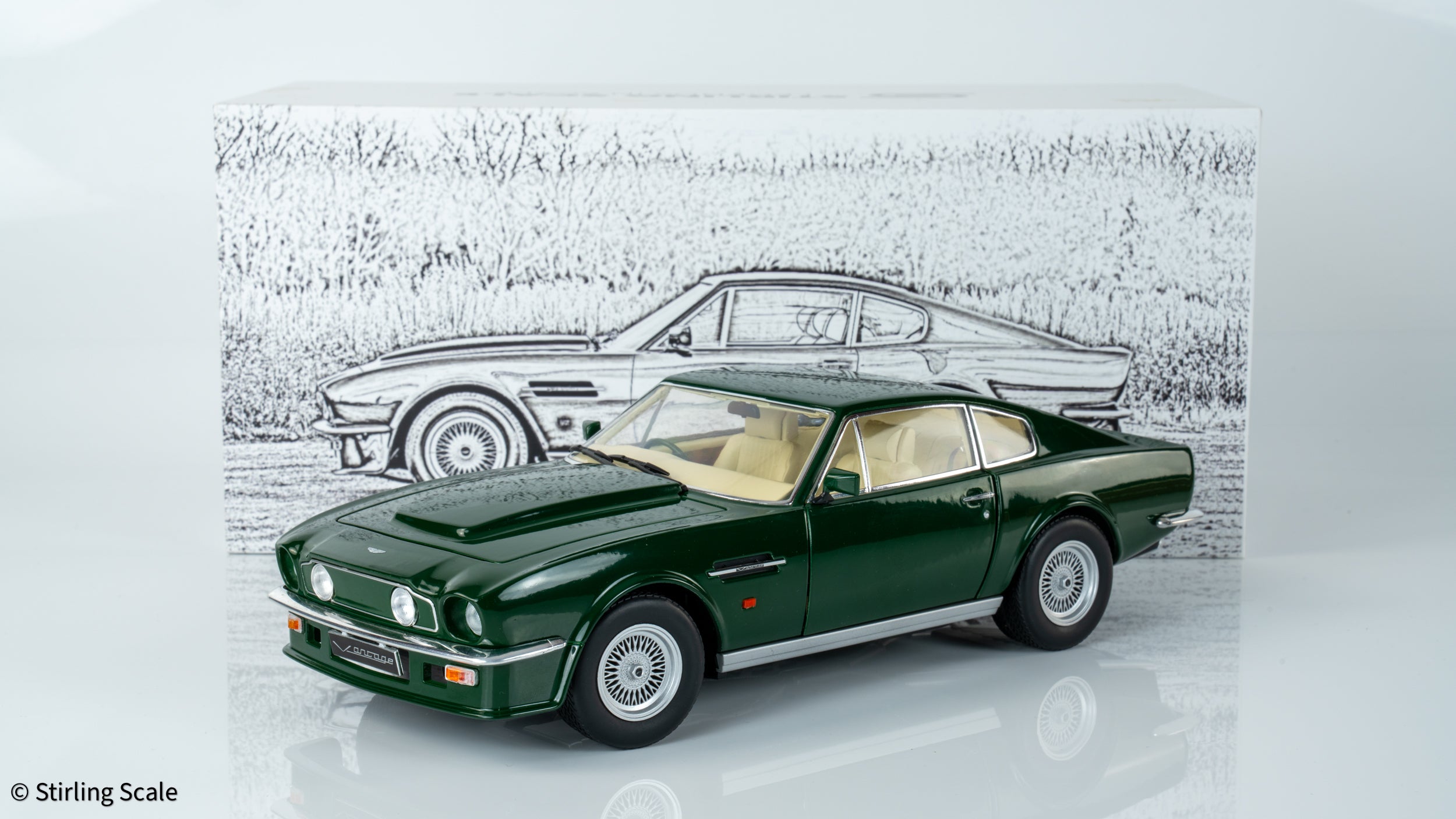 Stirling Scale 1:18 - Aston Martin V8 Vantage 1986 (X-Pack) - British Racing Green - Diecast Model Car